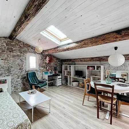 Dans Quartier Grand Theatre