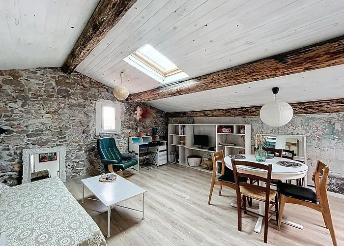 Dans Quartier Grand Theatre